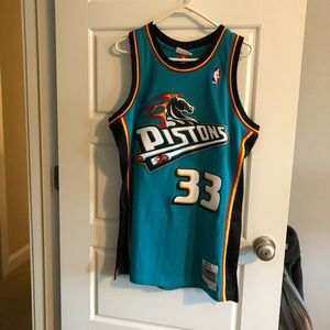 Pistons Grant Hill # 33 Jersey